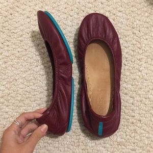 Burgundy Tieks size 7